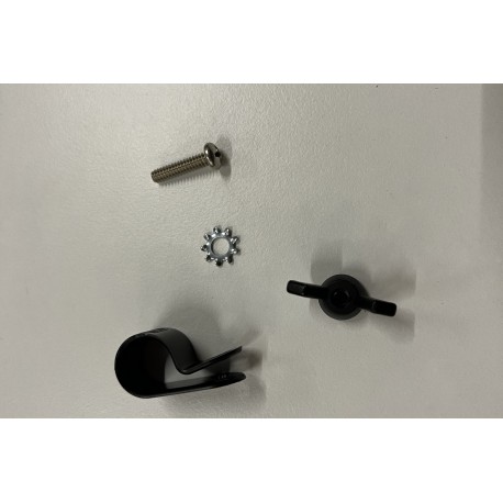 Kit de fixation pour tube de remplissage d'eau
