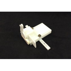 Outil pour couper les têtes de marteaux