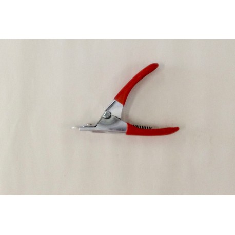 Pince pour couper les manches de marteaux