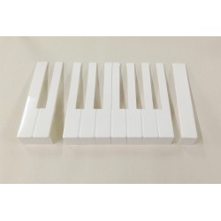 Clavier blanc avec frontons