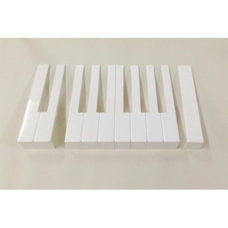 Clavier blanc avec frontons