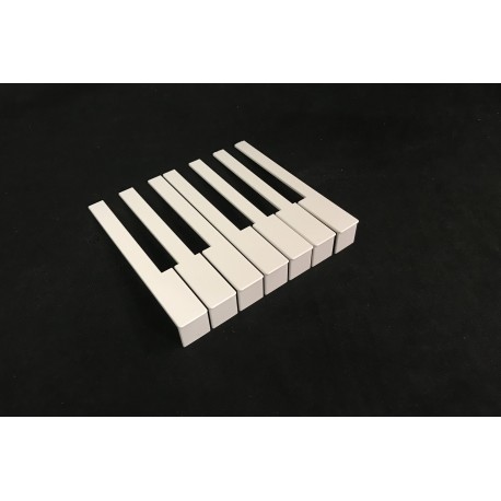 Revêtement de clavier blanc cassé avec frontons