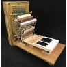 Modèle de mécanique piano droit 13 touches